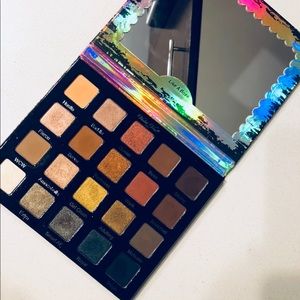 Violet Voss - like a boss eyeshadow palette